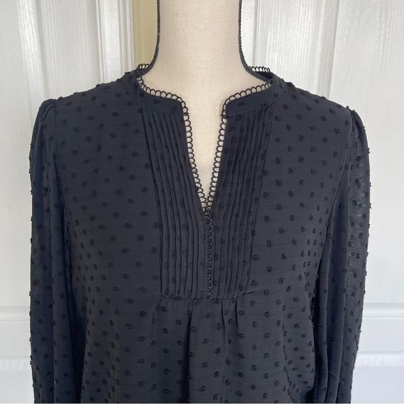 Cece NWT Medium Black Poka Dot Texture Layered Ruffled V-Neck Blouse Button Cuff - Picture 2 of 13